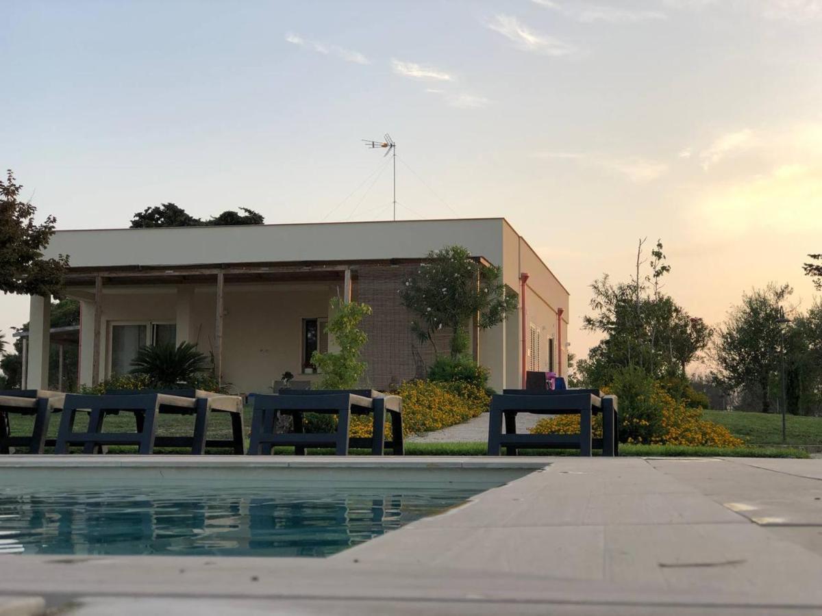 Le Stanze Di Chiara Hotel Torre Lapillo Exterior photo